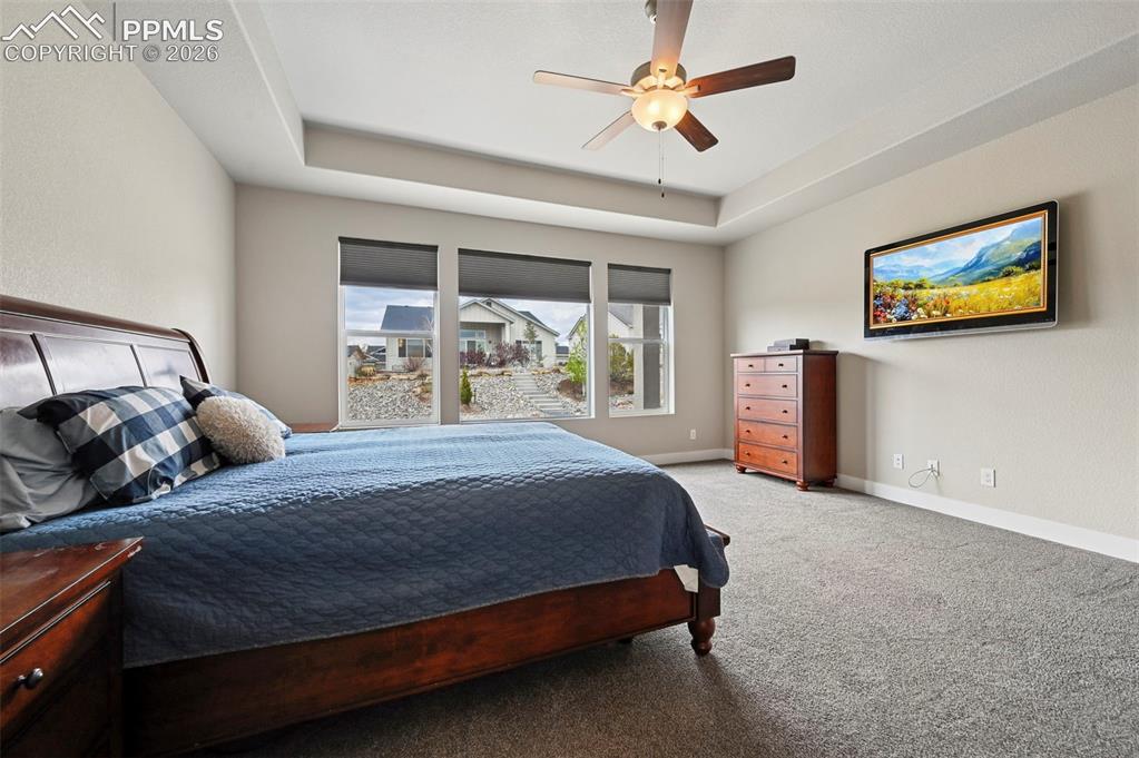 Image 18 of 50: Bedroom