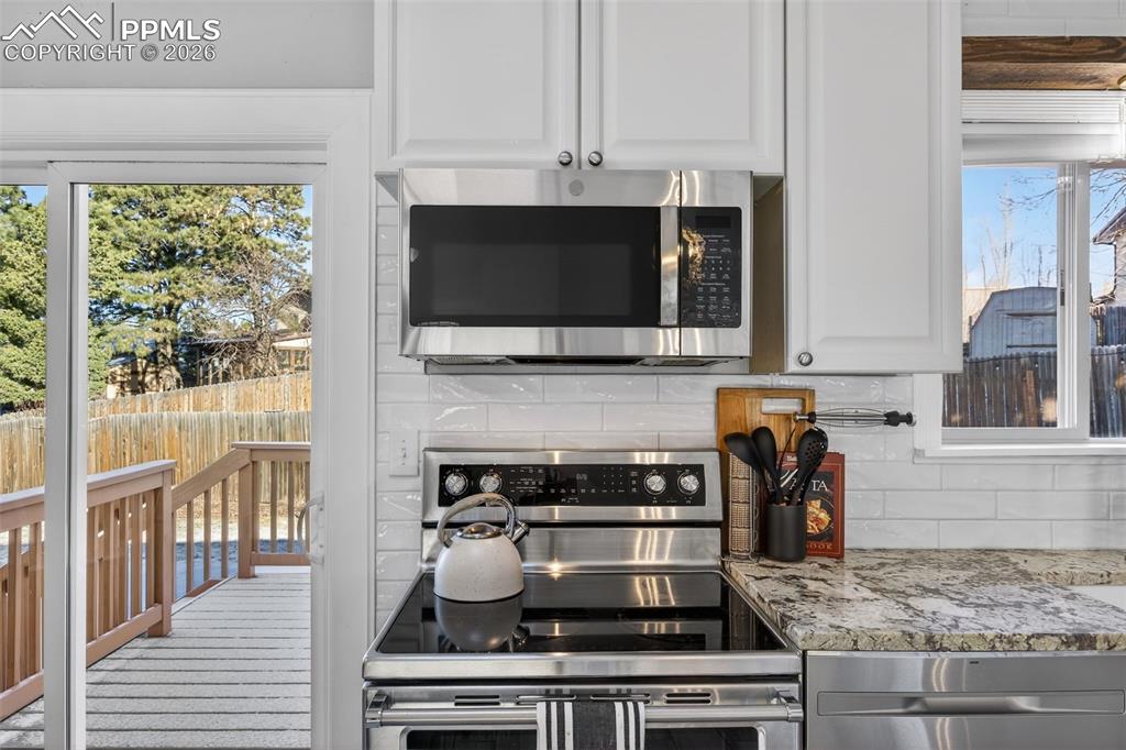 Image 11 of 50: Kitchen