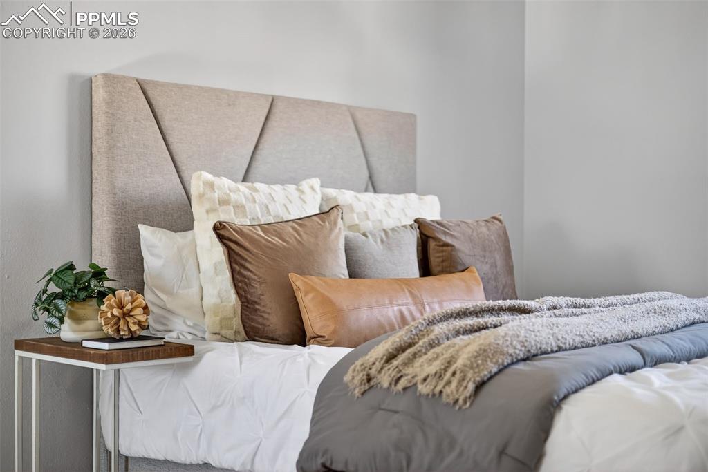 Image 20 of 50: Bedroom