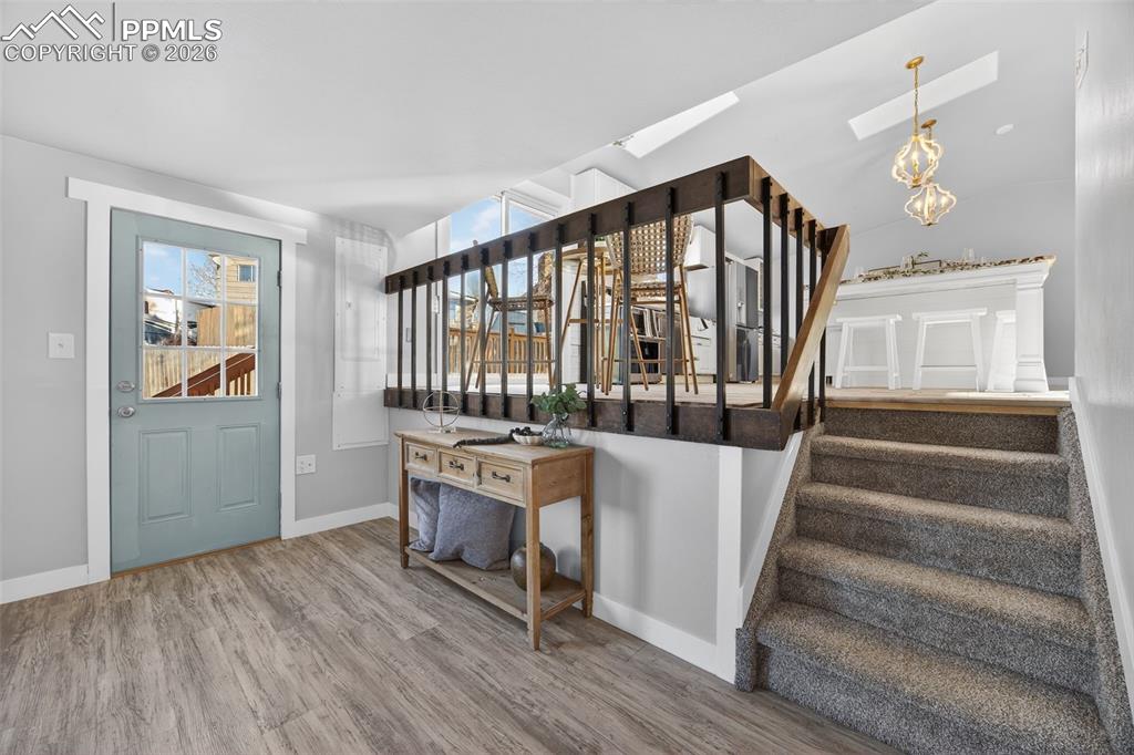 Image 31 of 50: Entry