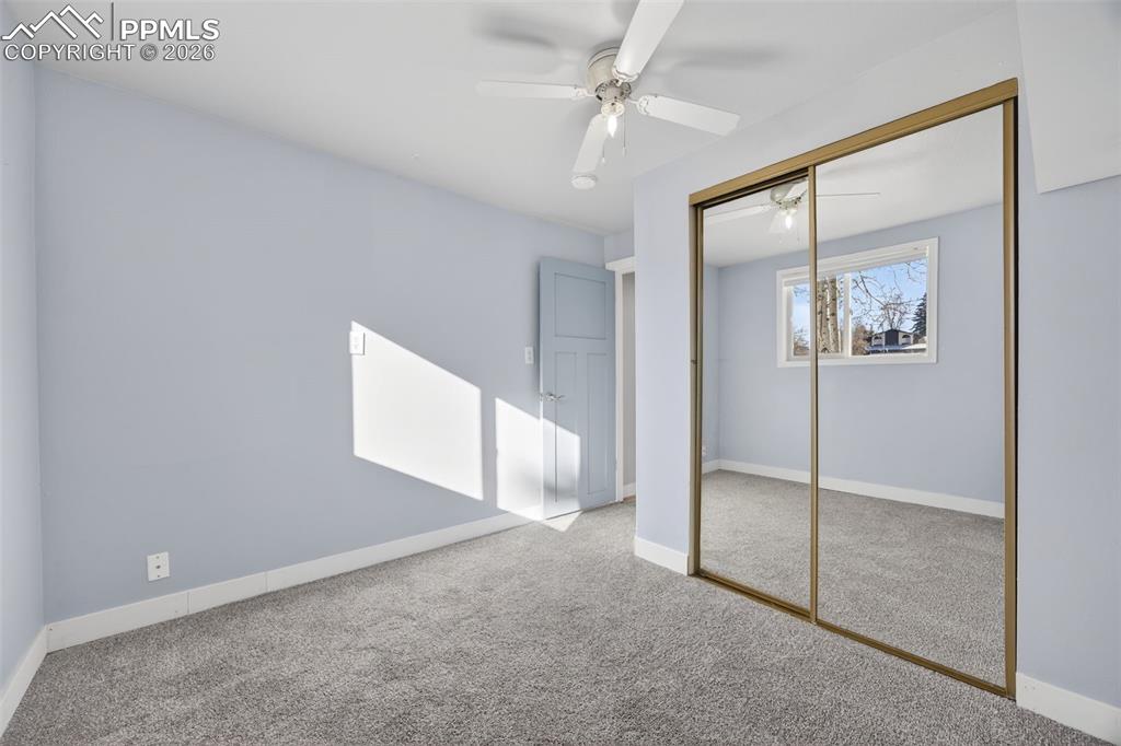 Image 40 of 50: Bedroom