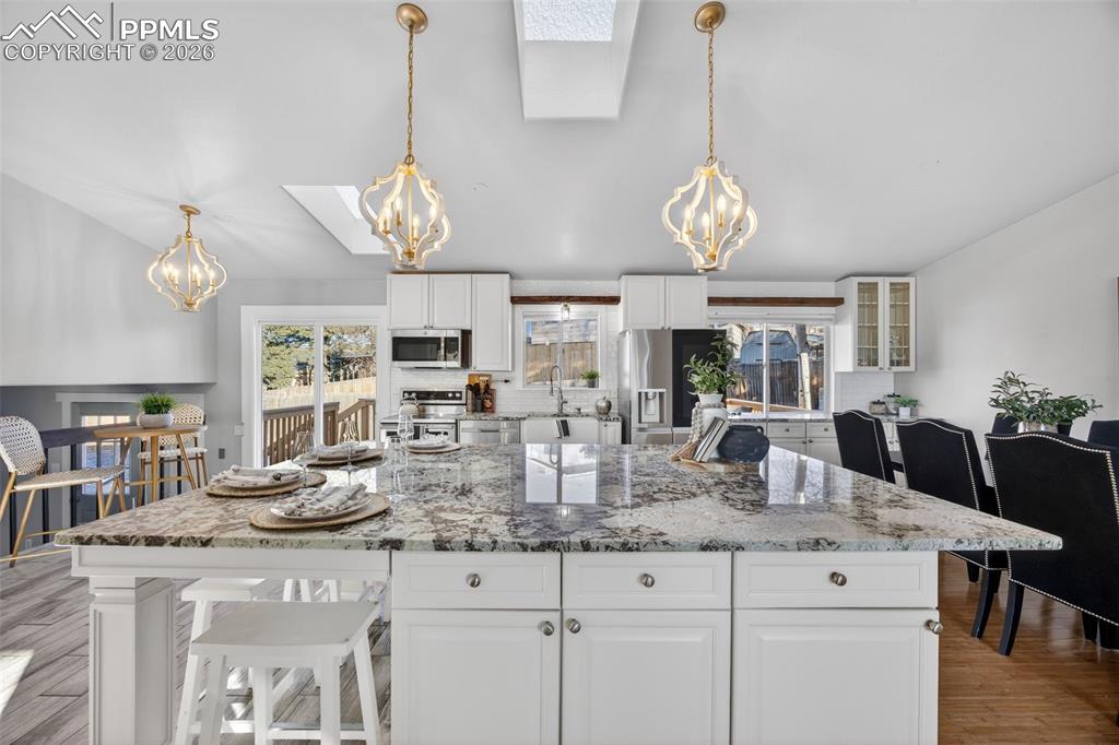 Image 8 of 50: Kitchen