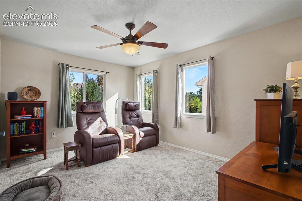 Image 17 of 39: Family Room