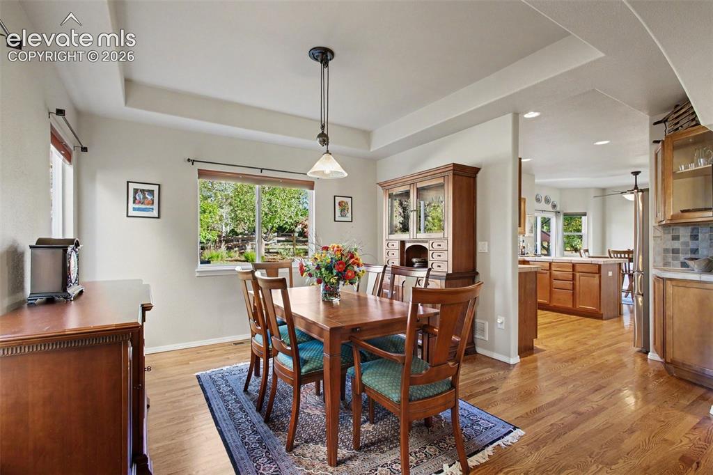 Image 5 of 39: Dining Area