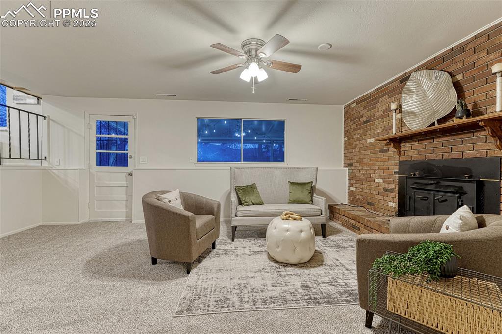 Image 12 of 50: Living Room