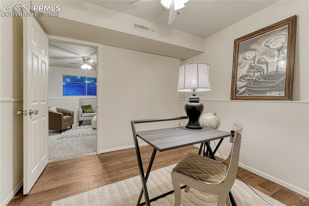 Image 20 of 50: Bedroom