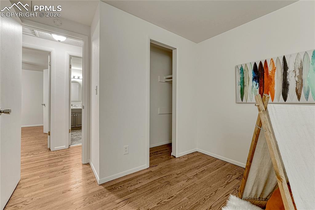 Image 32 of 50: Bedroom