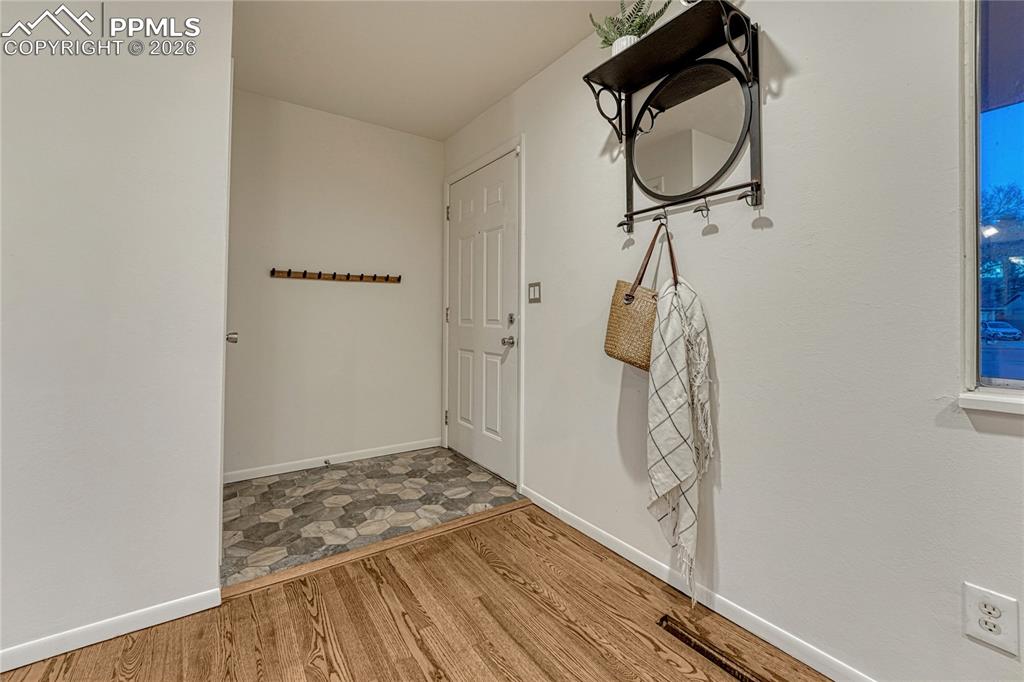 Image 36 of 50: Entry