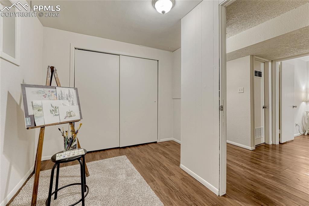 Image 40 of 50: Bedroom