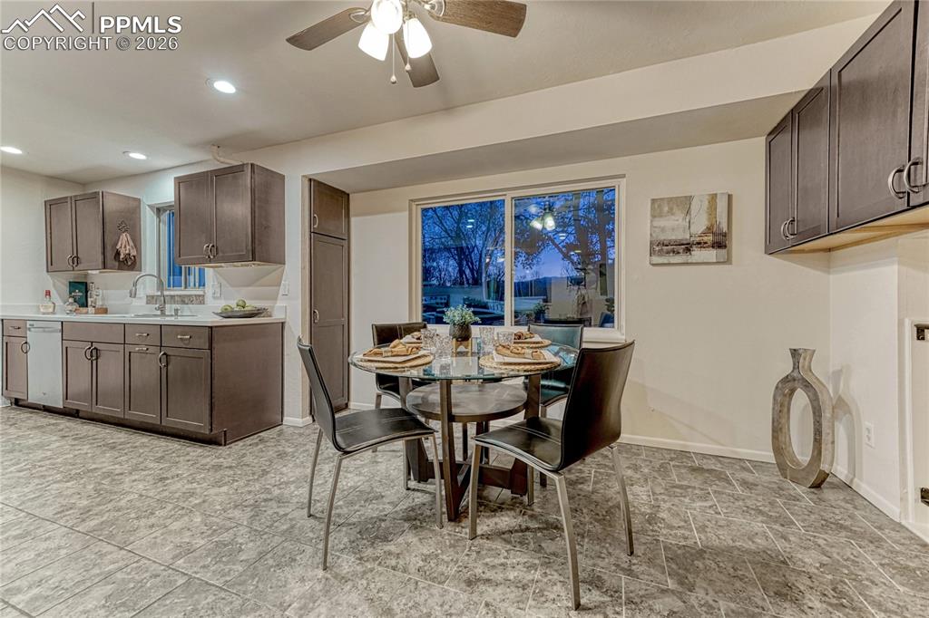 Image 9 of 50: Dining Area