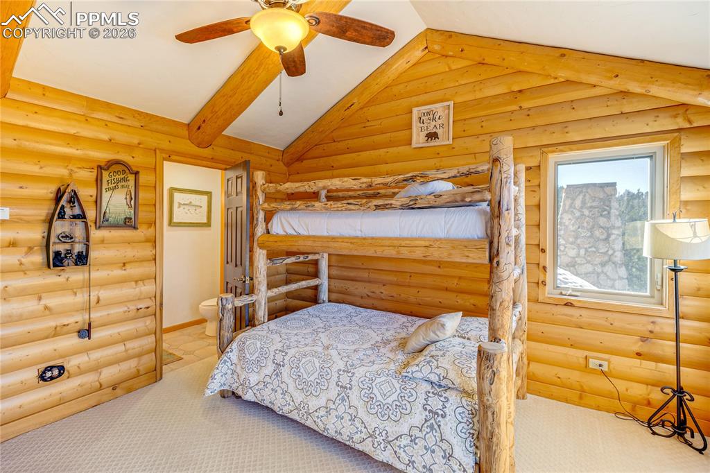 Image 29 of 50: Bedroom