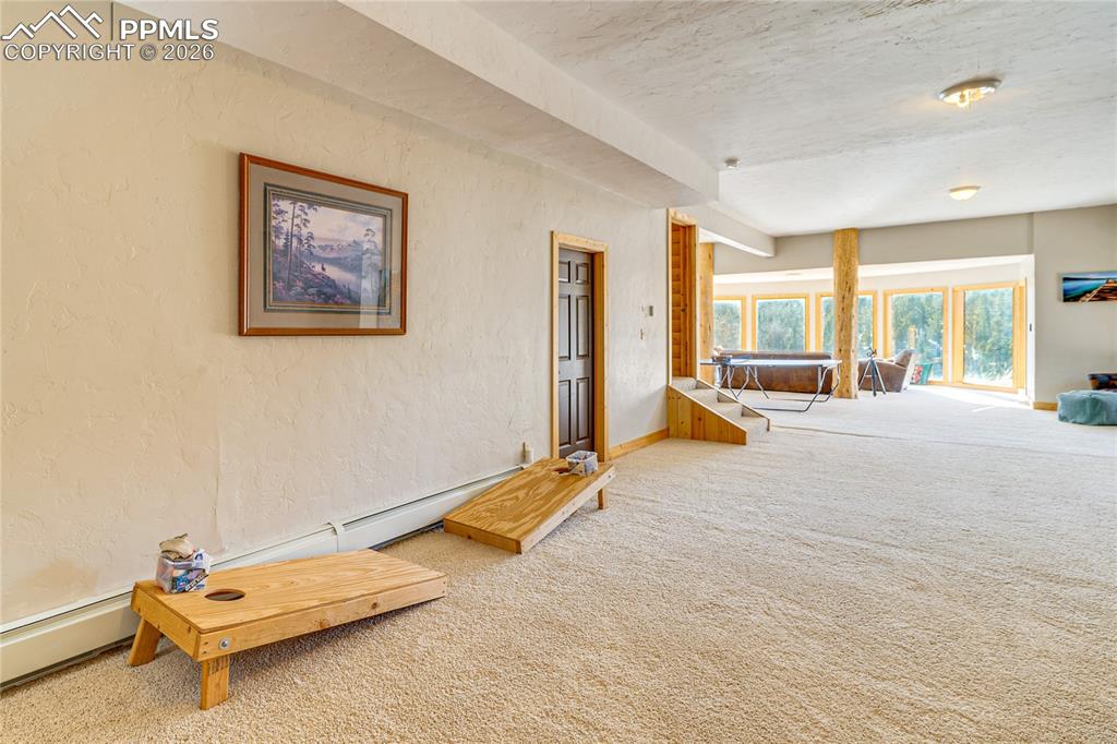 Image 31 of 50: Family Room