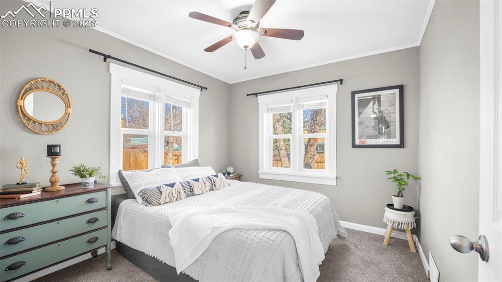 Image 9 of 32: Bedroom