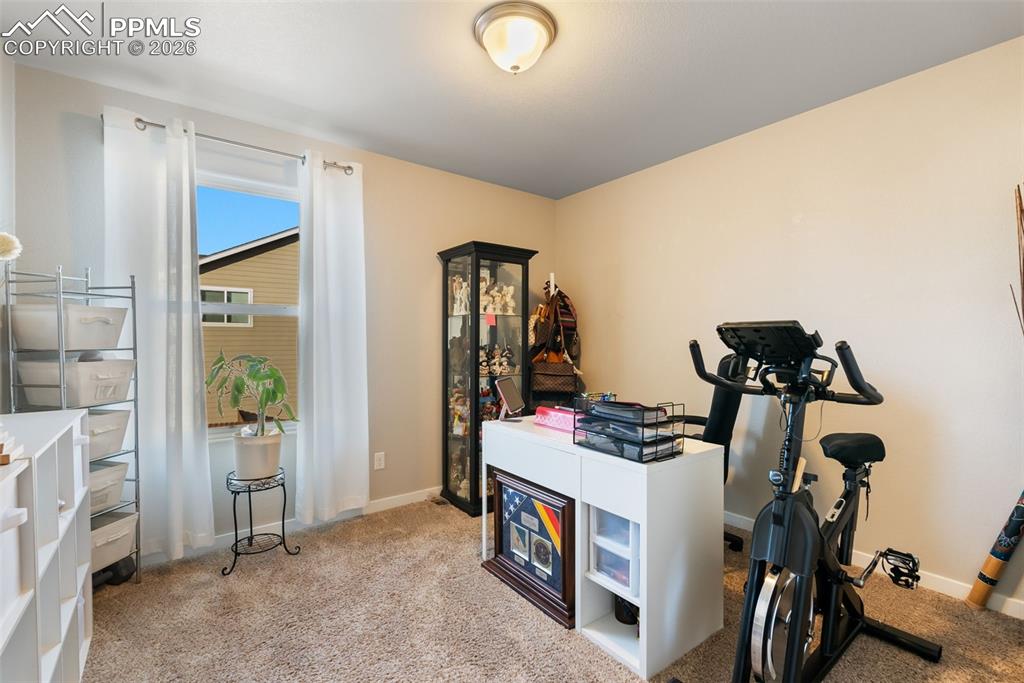 Image 20 of 33: Spacious 3rd bedroom on upper level.