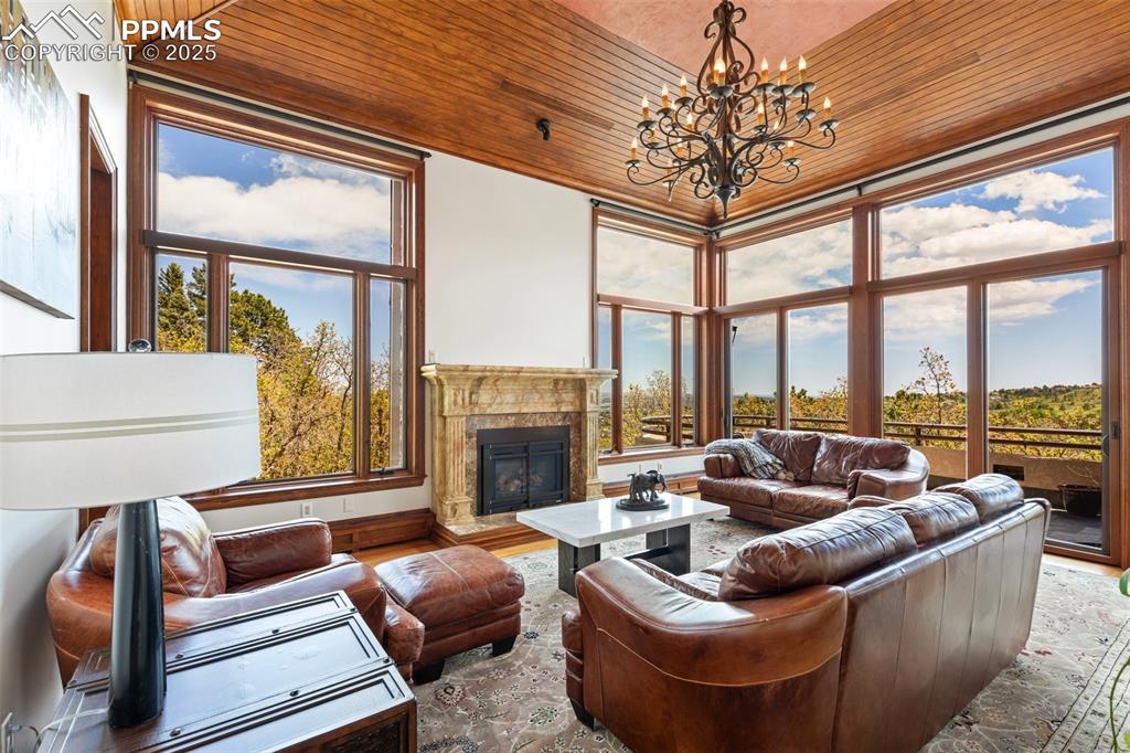 Image 11 of 50: Living Room