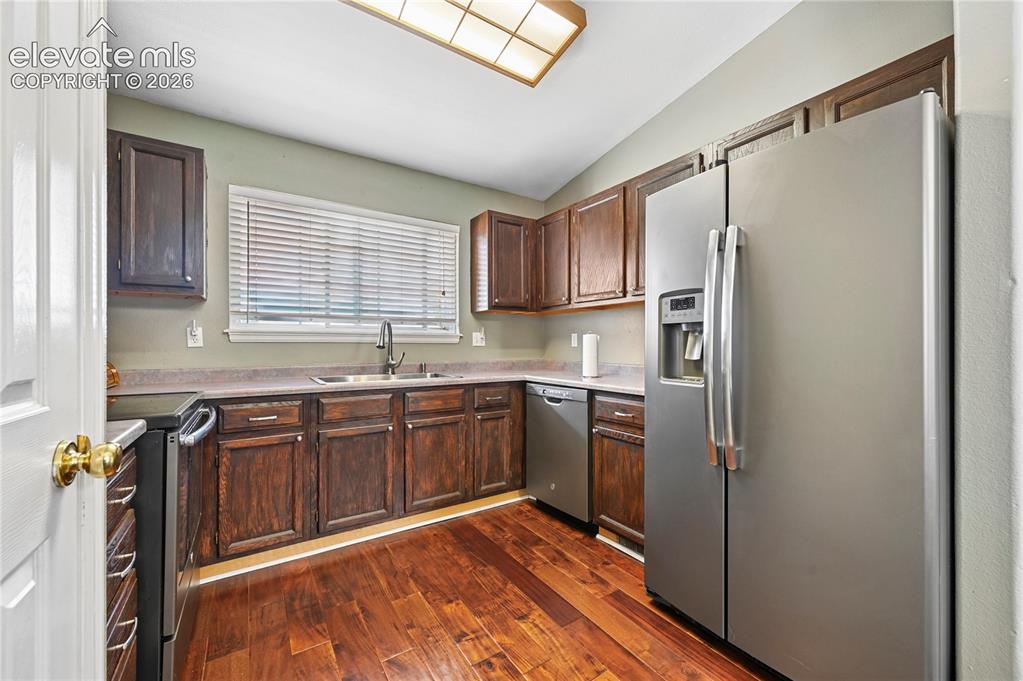 Image 12 of 33: Kitchen