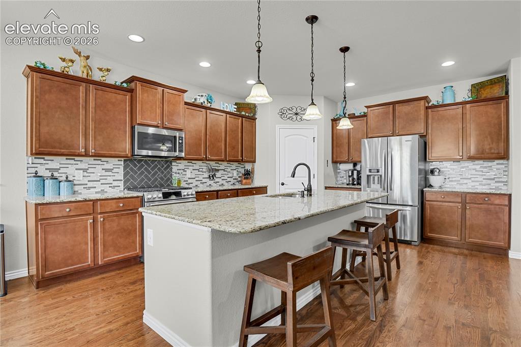 Image 8 of 50: Kitchen
