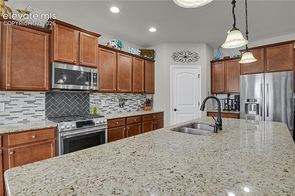 Image 9 of 50: Kitchen