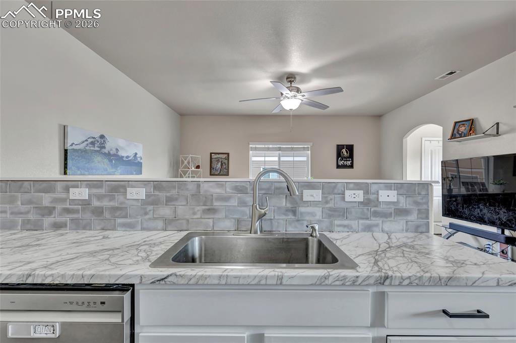 Image 11 of 38: Kitchen