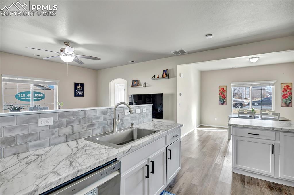 Image 13 of 38: Kitchen