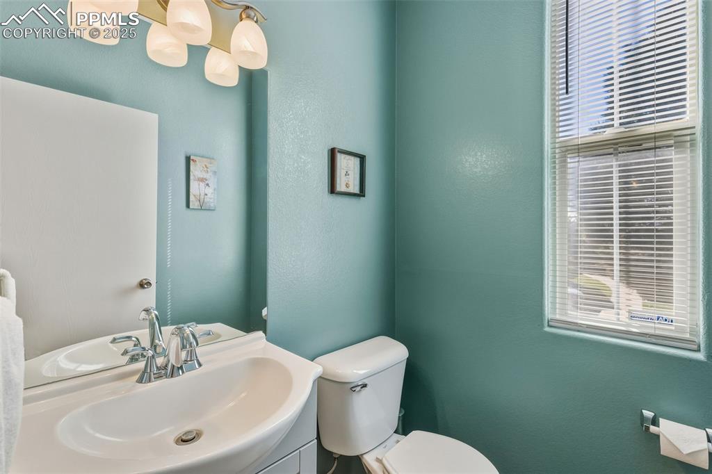 Image 12 of 30: Bathroom