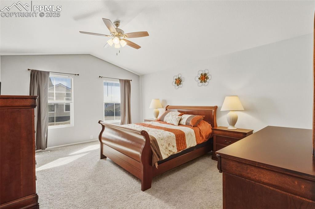 Image 17 of 30: Bedroom