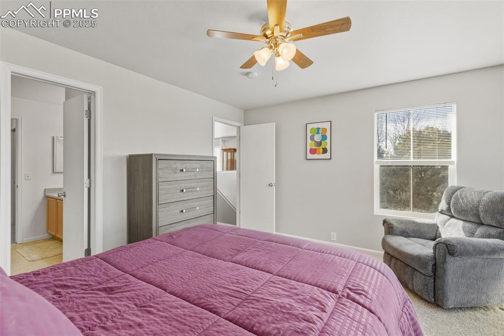 Image 22 of 30: Bedroom