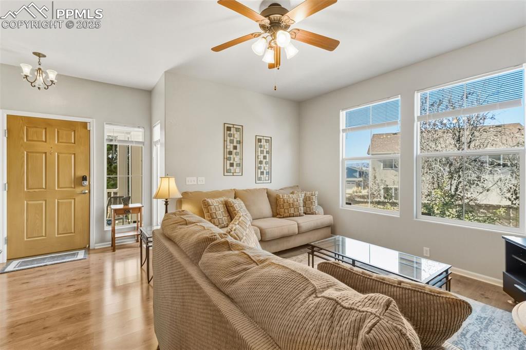 Image 5 of 30: Living Room