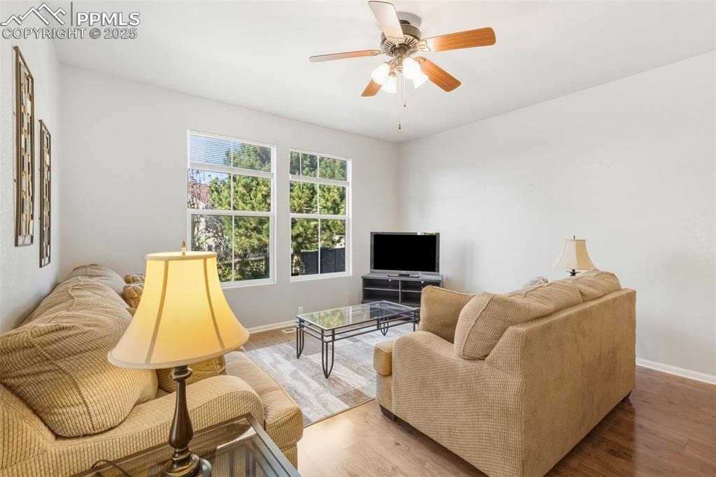 Image 6 of 30: Living Room