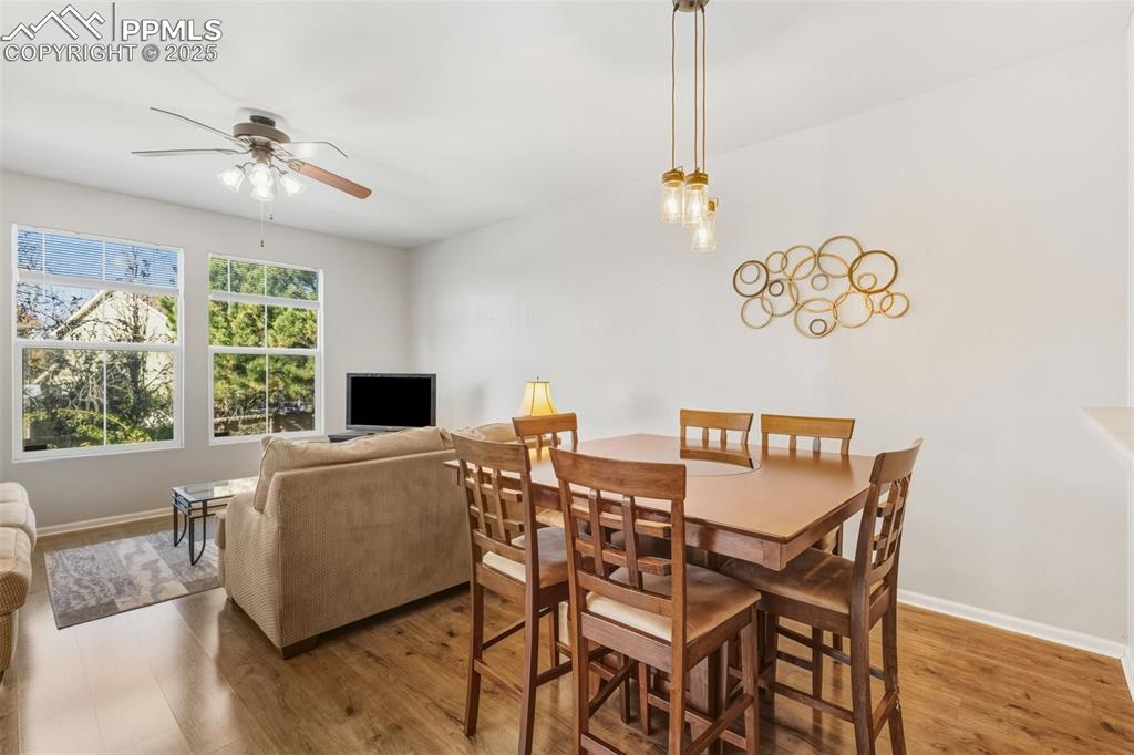 Image 8 of 30: Dining Area