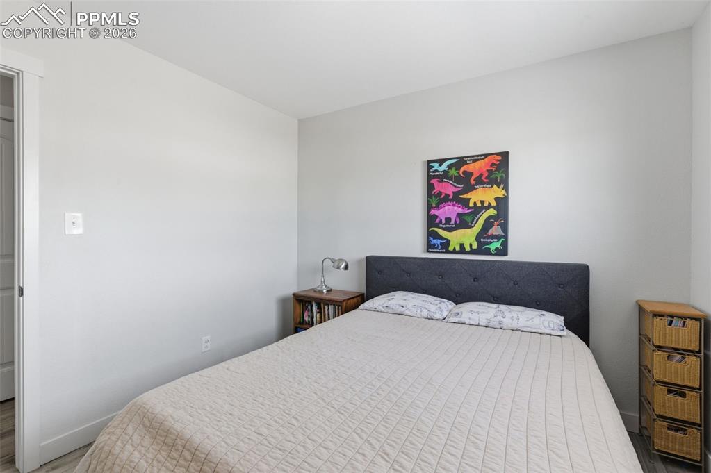 Image 19 of 37: Bedroom