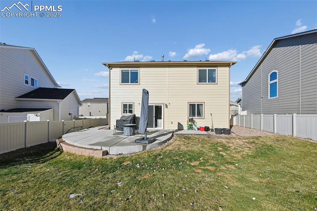 Image 28 of 31: Back of Structure