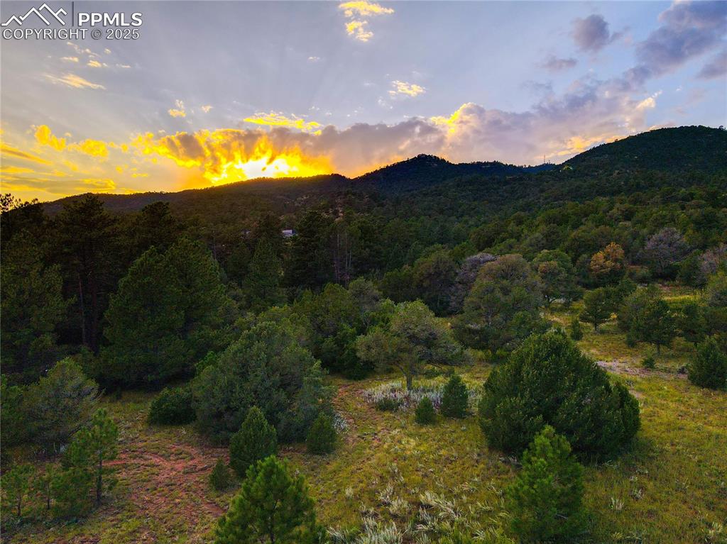 Image 11 of 17: Breathtaking