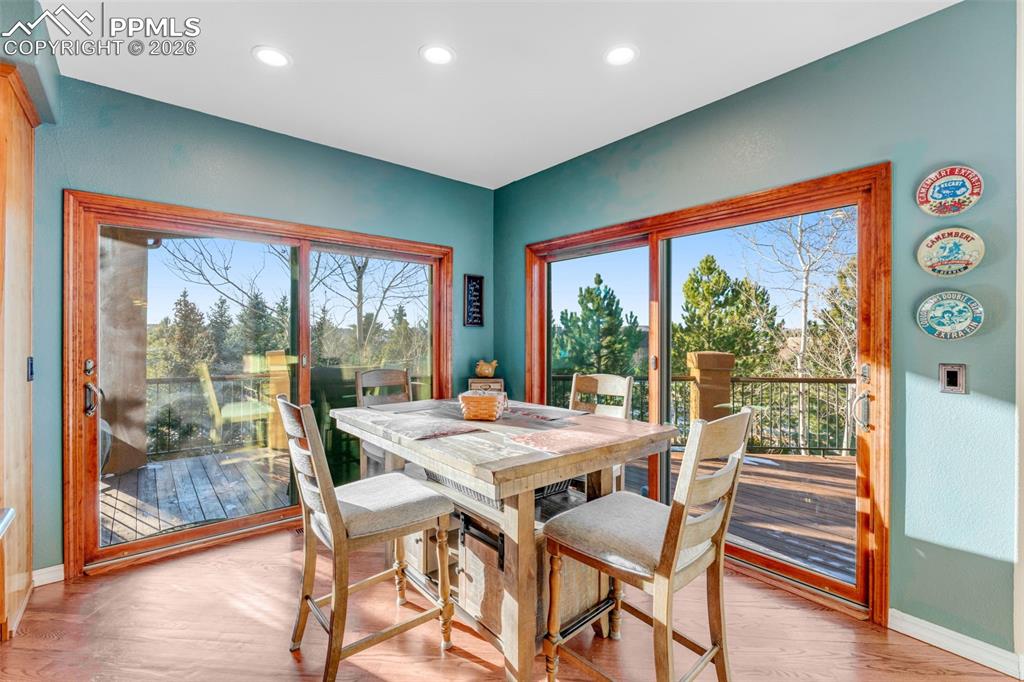 Image 13 of 50: Dining Area