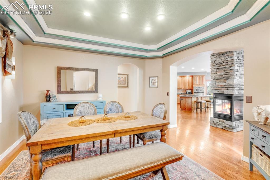 Image 15 of 50: Dining Area