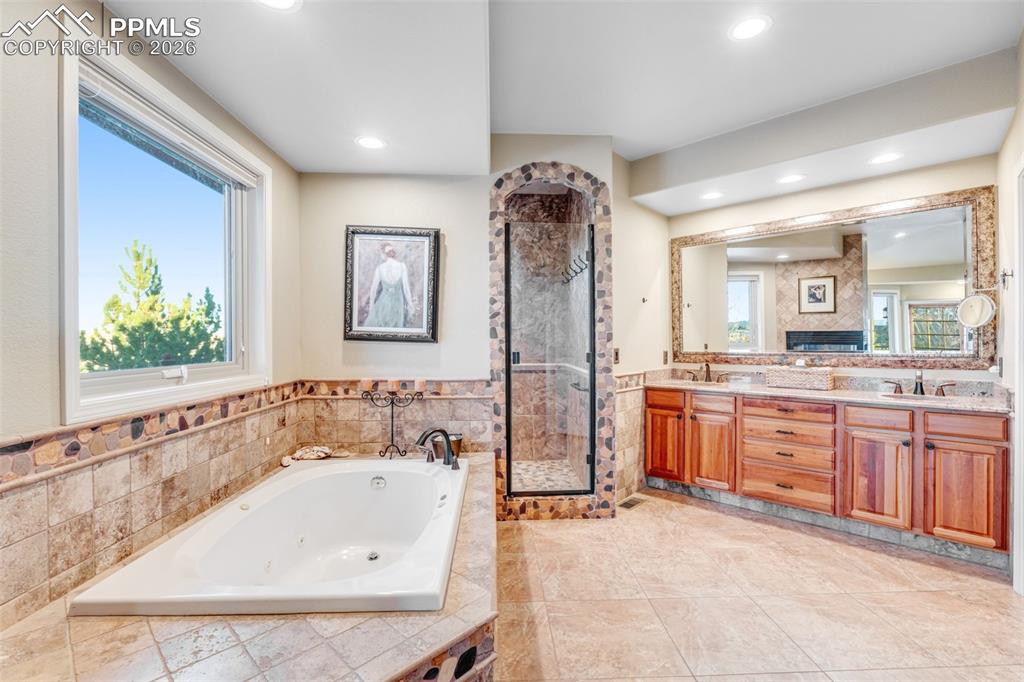 Image 18 of 50: Master Bathroom