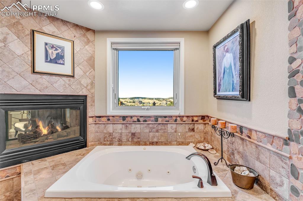 Image 19 of 50: Master Bathroom