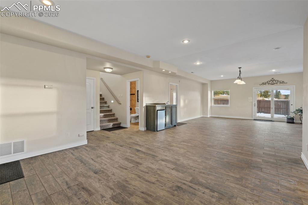 Image 30 of 38: Living Room