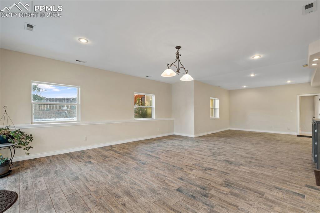 Image 33 of 38: Living Room