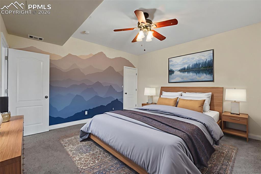 Image 35 of 38: Bedroom