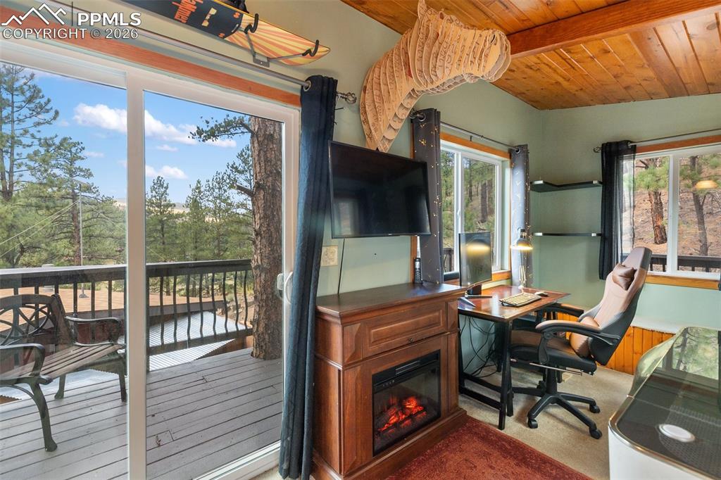 Image 22 of 46: 2nd structure with deck - office or studio space