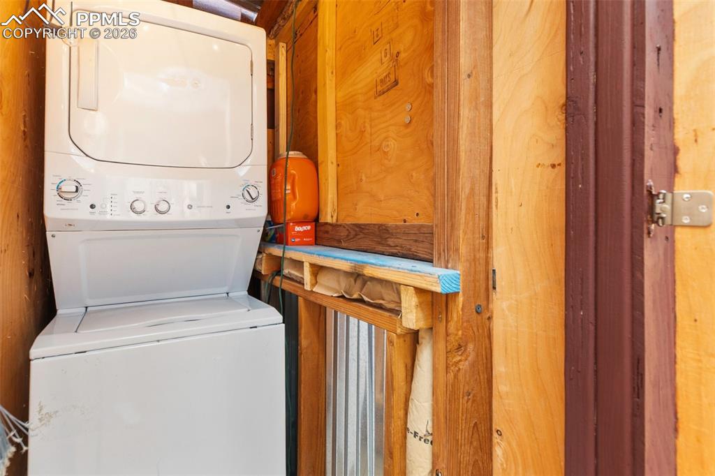 Image 33 of 46: Laundry closet added 