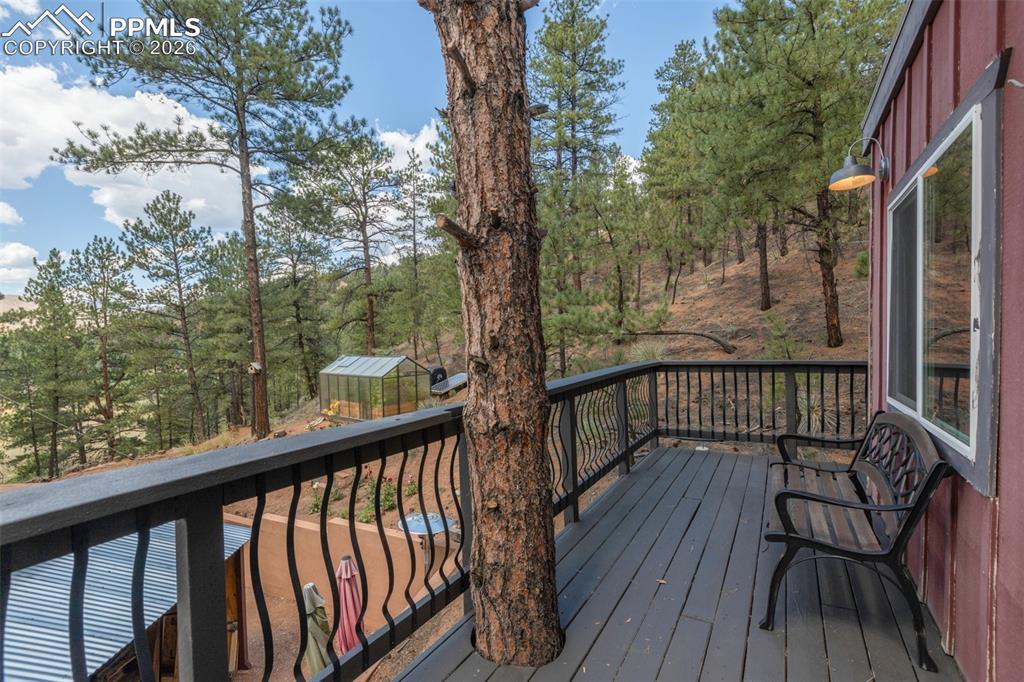 Image 7 of 46: Detached Studio with deck