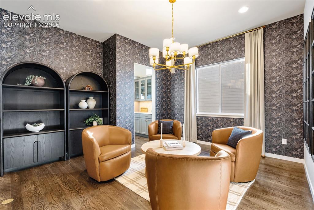Image 15 of 29: Sitting Room