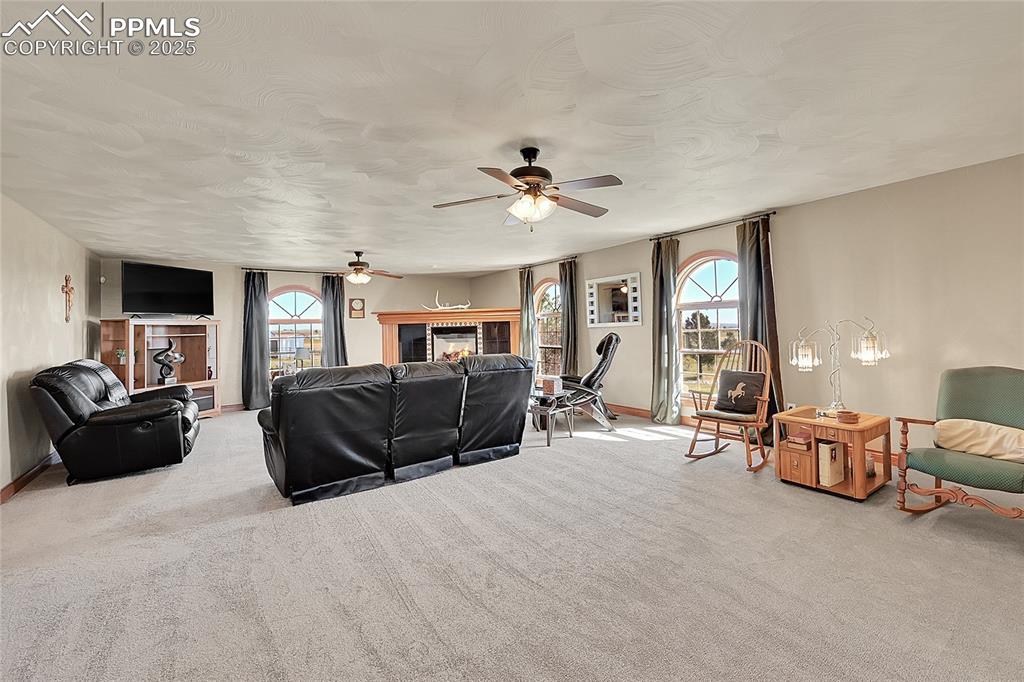 Image 28 of 49: Living Room