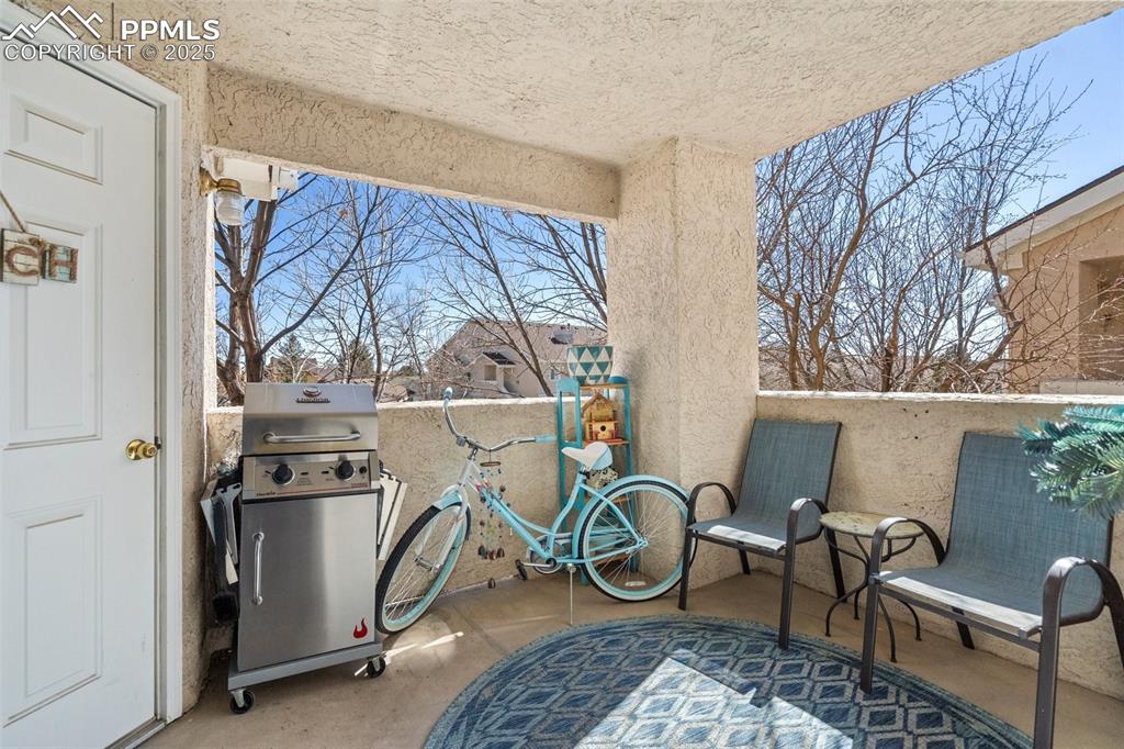 Image 22 of 36: Balcony