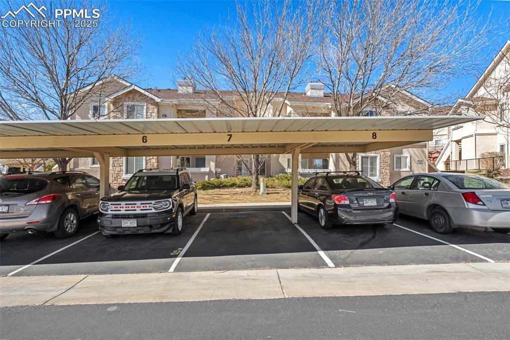 Image 23 of 36: Parking