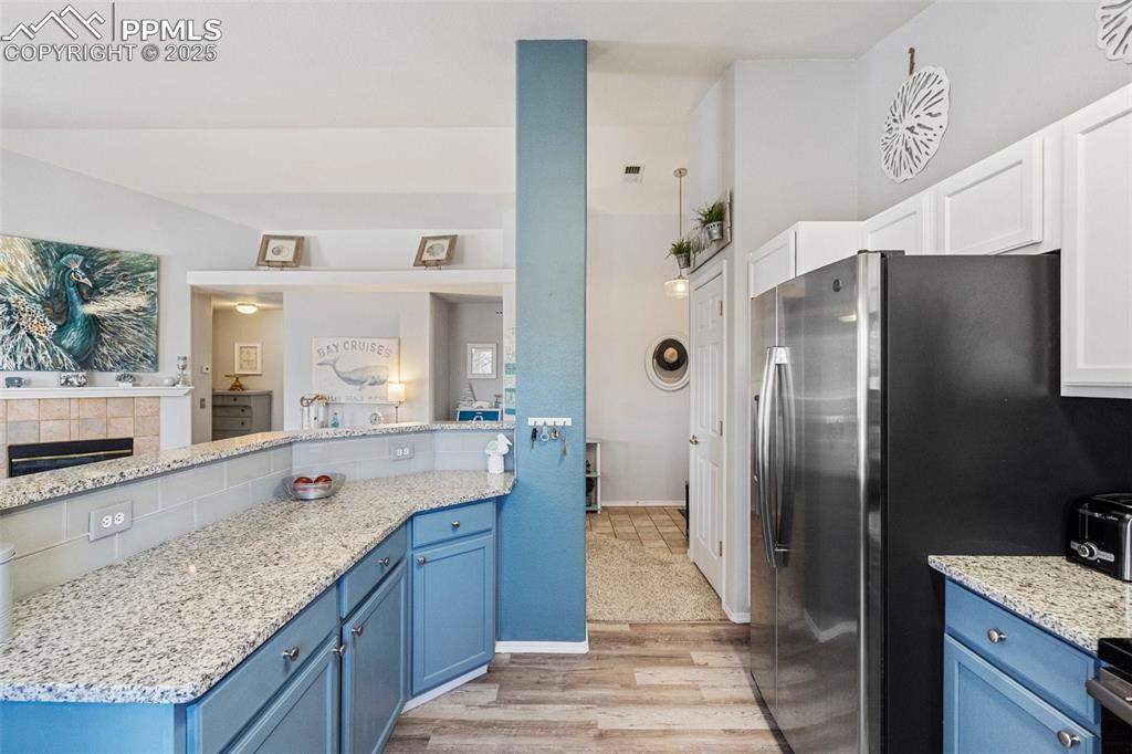 Image 9 of 36: Kitchen