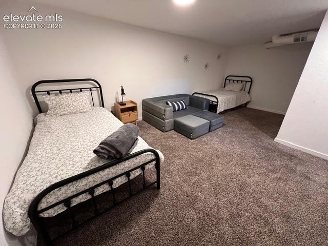 Image 19 of 19: Bedroom