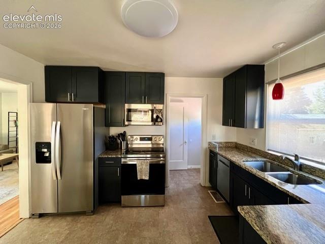 Image 2 of 19: Kitchen